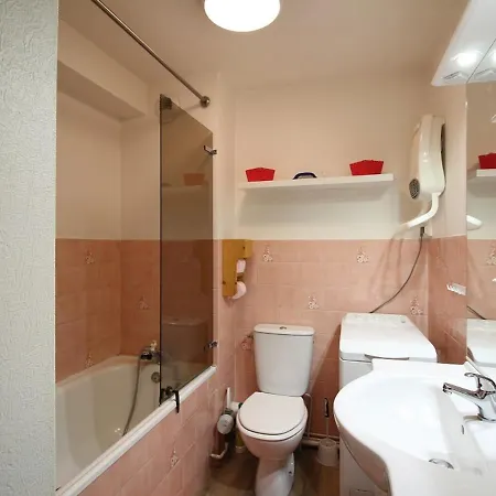 Apartment Mont-dore: Beau T3 Avec Terrasse, Garage Et Wifi - Fr-1-608-178 *